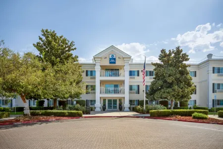 Best Western Clovis Cole Отели рядом с достопримечательностью «Sierra Vista Kiosk - Fresno County Public Library»