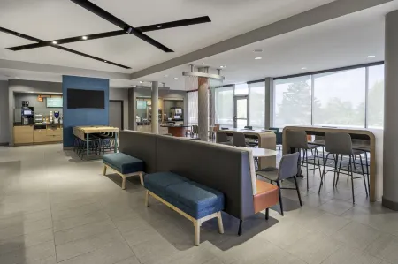 Avid Hotel Milwaukee West - Waukesha