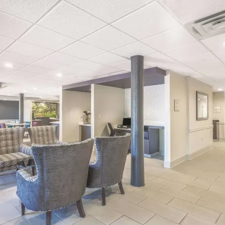 La Quinta Inn & Suites by Wyndham Jackson Airport