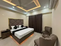 Gold Pine Hotel Lahore Hotel in zona University College Lahore