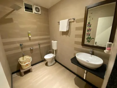 Hotel Ramakrishna International Nanded Отели рядом с достопримечательностью «Masjid Madina Munawwara»