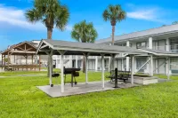 Suburban Studios Brunswick I-95 Hotels in Dock Junction
