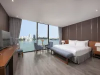 Avora Hotel Hotels near Han River