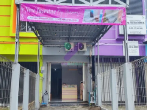 New Jasmine Guest House by Yurooms Hotels in Blitar