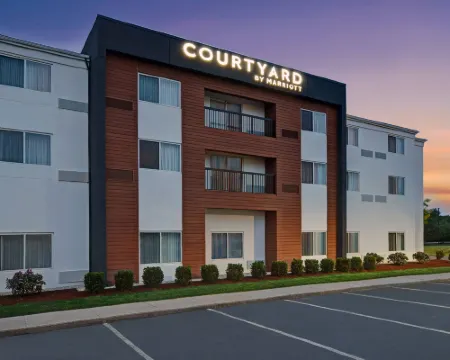 Courtyard Boston Raynham Hotels in Raynham