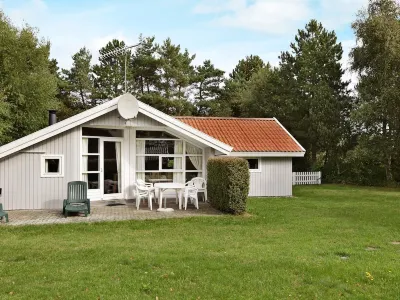 8 Person Holiday Home in R Dby by Traum