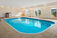 Fairfield Inn & Suites Lima - Pool