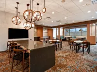 Fairfield Inn & Suites Milwaukee North Hotels in Glendale