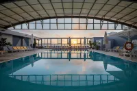 Crowne Plaza TEL AVIV BEACH by IHG - Pool
