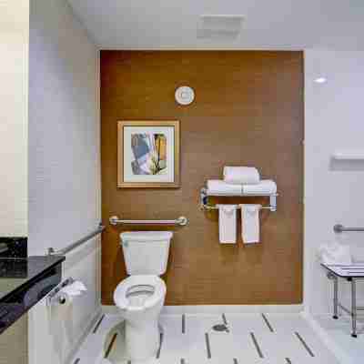 Fairfield Inn & Suites Kamloops Rooms