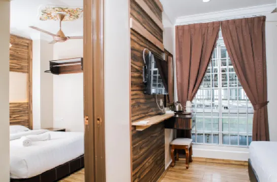 Wan Alyasa Hotel Hotels near Cameron Lavender