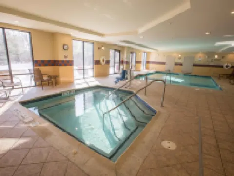 Hampton Inn & Suites Tilton Hotels in Tilton