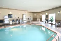 Hampton Inn & Suites Cleburne - Pools