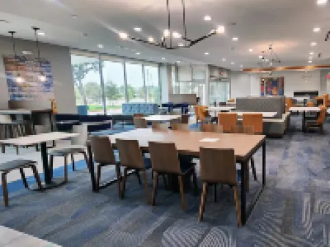 La Quinta Inn & Suites by Wyndham Austin South オースティンのホテル