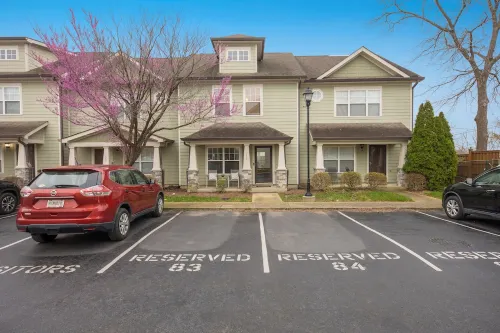 Escape to Luxury: Nashville's Chic Townhouse Haven/ Near Gulch and Downtown Hotels in Berry Hill