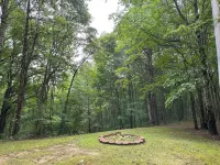 Friendly Fawn Sleeps 4, or Rent All 4 for 20. Horseback Riding Across the Rd!