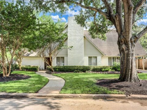 Accessible  Home Walking Distance to the Medical Center and Rice University