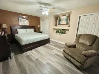 Beautiful 4-Bedroom Home;  5 Min from Strip Hotels in Downtown - Fremont Street