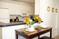 Luxe High Rise Uptown Condo |Free Wi-Fi | Secure Building | Free Parking