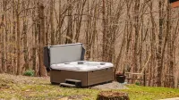 Cozy Mountain Top Log Cabin In Hocking Hills! Pet- Friendly!