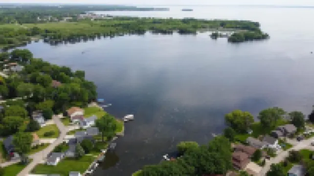 Waterfront Retreat on Lake Winnebago, Kayaks, Firepit, Dog Friendly