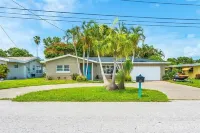 🏖️Perfect Summer Waterfront Retreat,🏖️ MINUTES to BEACHES, 💦PRIVATE POOL - 4-Star