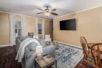 Bartow Oaks Oasis - Close to Downtown - Sleeps 7!