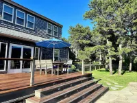 Spacious 5-bedroom house in Nantucket with private pool and pet-friendly