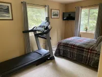 Secluded and beautiful Mendenhall Valley retreat just 2.8 miles from the glacier - 피트니스 시설