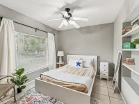 Coastal Clearwater Charm Hotels near Pinellas Bike Trail