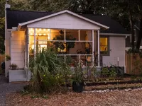 The Bohemian Cottage + Butterfly Garden Hotels near Walmart Supercenter