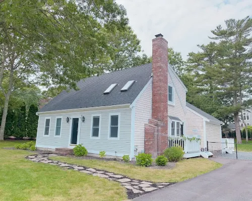 Tranquil Cape getaway 4BD 2BA with AC, Family and Pet Friendly! Hotels in Mashpee
