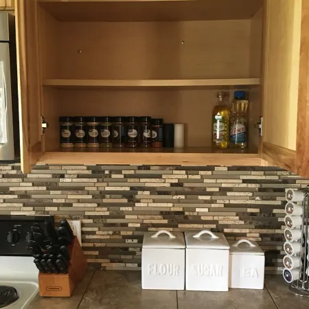 Home away from home. Clean and cozy 3 bedroom, 1 bath in Richland, WA