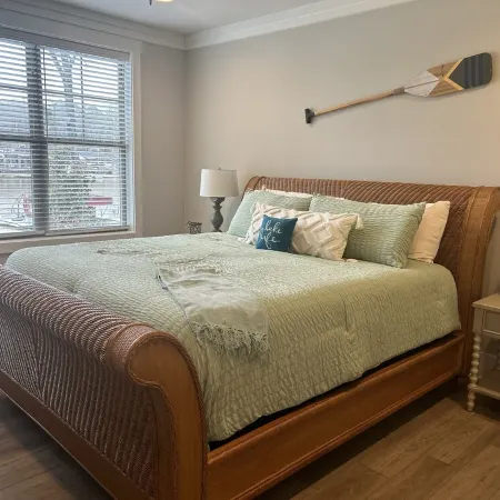 A Perfect Sunset Cottage on Lake Oconee!