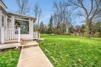 Bright 4BR House w/ Large Backyard and Sunroom Hotels in der Nähe von Princeton Junction
