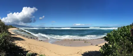 Adorable 1930's Gingerbread House....Permitted!