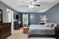 3 Bed/2 Bath Modern 1400 sq ft Home in Quiet Paducah Neighborhood Near Winery. - Homestays