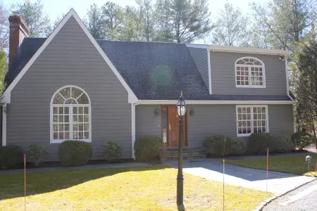 Vacation Getaway - Nature Retreat with Modern Comforts