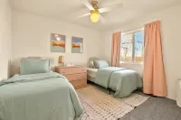 Beautifully decorated family friendly home centrally located in Colorado Springs