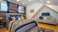 Cozy- Quaint Downtown Delight!