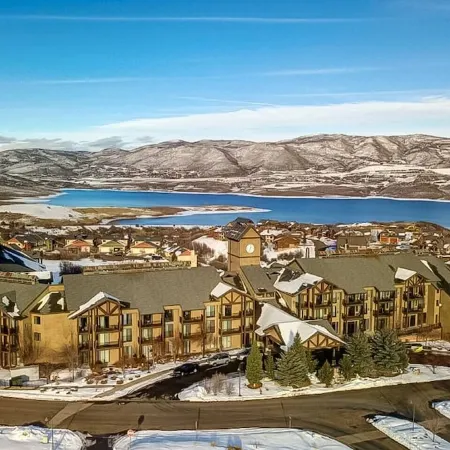 Top Floor Deer Valley Gondola Lakefront Condo- Great views