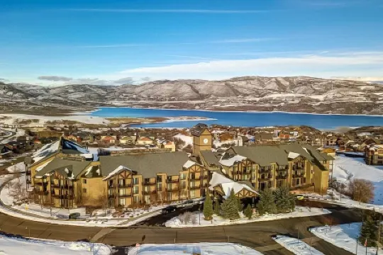 Top Floor Deer Valley Gondola Lakefront Condo- Great views