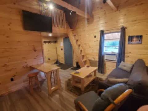 Custom Built Tiny Home/Cabin in Jackman with Direct Trail Access on Powersports Hotels in Jackman