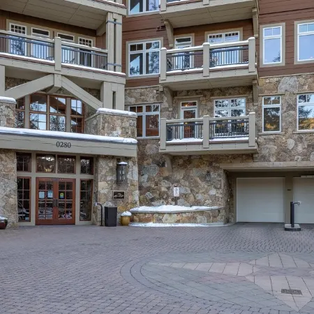 Ski-in/Ski-Out Luxury 4 Bed Penthouse - Late Summer and Fall Specials!