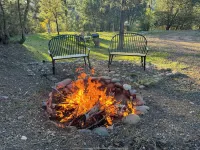 Quiet Luxury-Tall Pines-3 Bedroom-2.5Acres-Sleeps 15-Swim & Fish 5Mins to Creek!