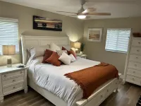 Lake House! Game Room, Fire Pit, Huge Kitchen, Remodeled!