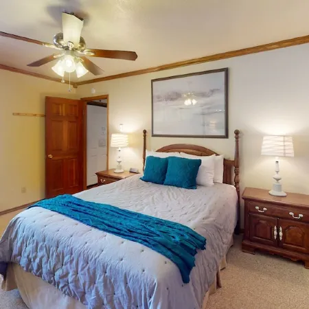 Royal Vista III, Pool & Hot-Tub, Ski-I/O, 2 BR, 2 Bath, Sleeps 6