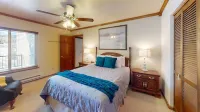 Royal Vista III, Pool & Hot-Tub, Ski-I/O, 2 BR, 2 Bath, Sleeps 6