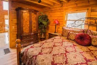 ✧ Majestic Cabin - KING bed - NO CLEANING FEE!
