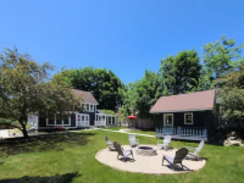 Fun Getaway Lakehouse in the Hudson Valley Hotels in Copake